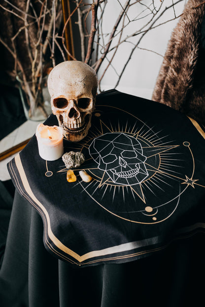 Halloween tarot gift set with shadow work tarot deck, skull altar cloth and velvet tarot bag, photo 5