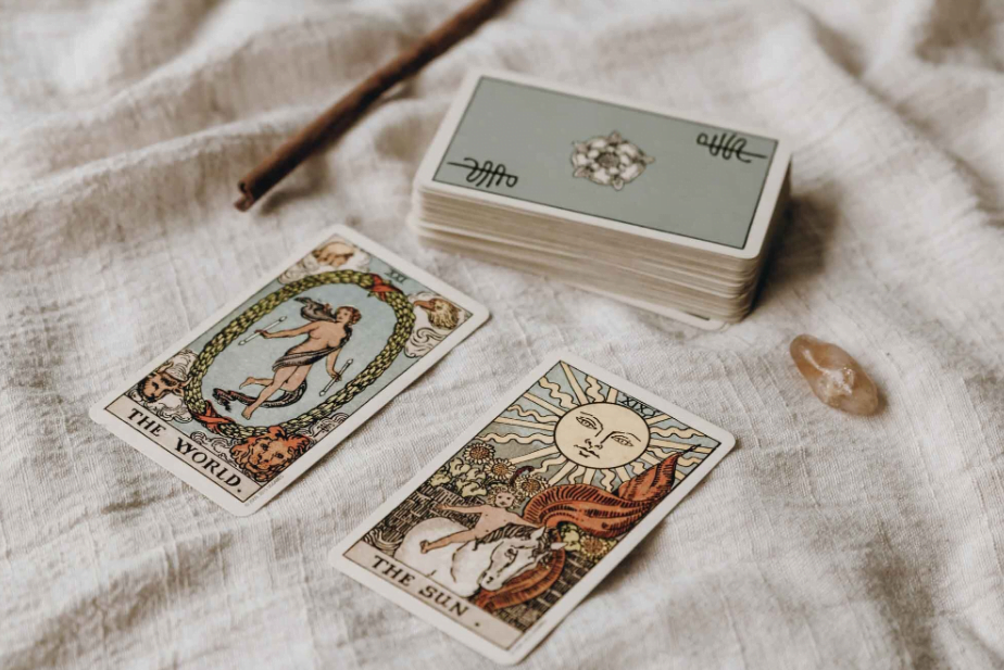 Majroe Venlighed Bevidst Cleanse Your Tarot Cards For The Most Accurate Readings | La Muci
